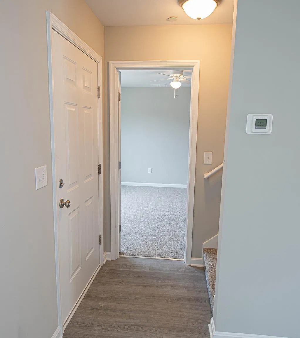 3 bed, 2.5 bath, 1304 sqft, $1,750 — Photo 3