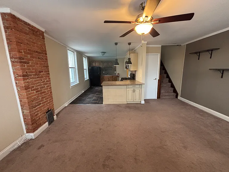 143 E 7th Ave #2 — Photo 3