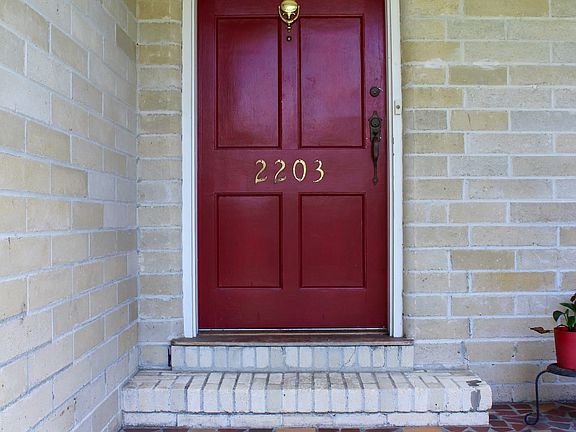 3rd image of 2203 NW 9th Pl