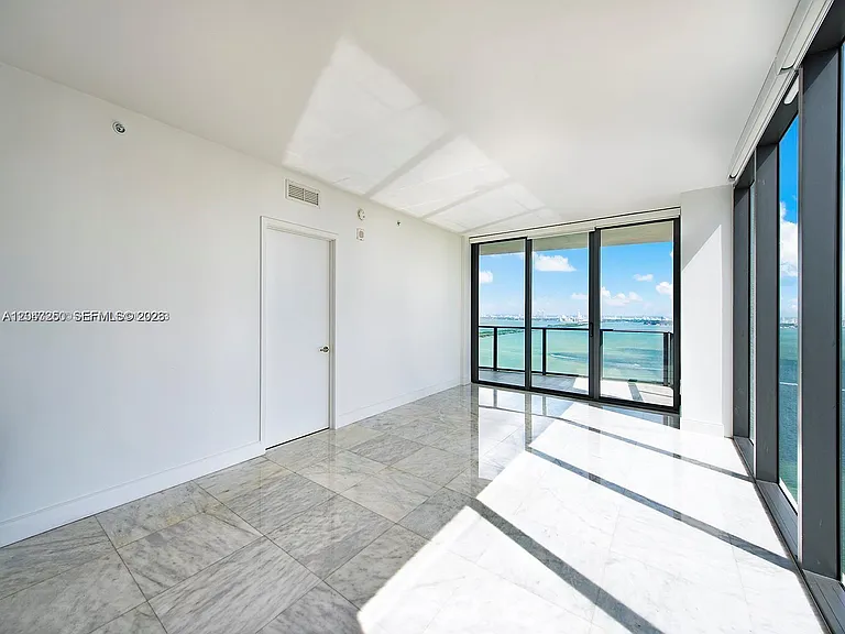 460 NE 28th St #3608 — Photo 14