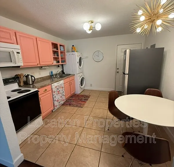 608 W 25th St #1 — Photo 4