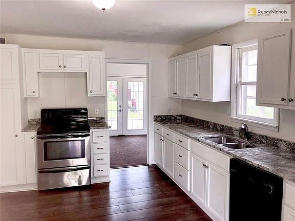 2nd image of 108 Spruce St