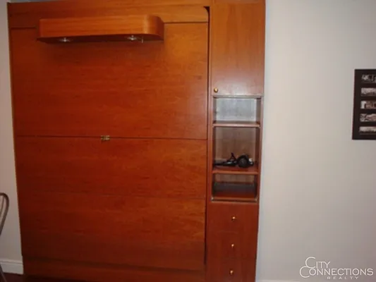 Rented by City Connections Realty | media 9