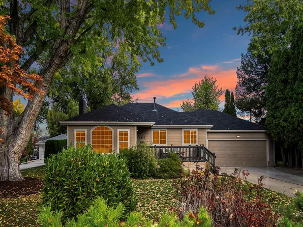 4810 W Hillcrest Dr, Boise, ID 83705