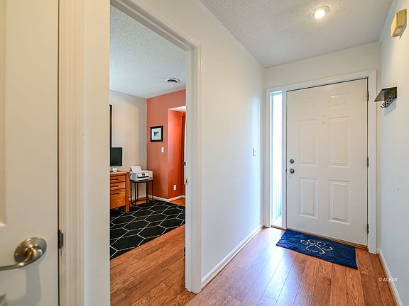 3rd image of 7673 Woodmere Dr #27