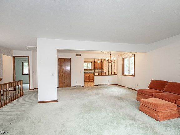 3rd image of 5837 Wickfield Dr