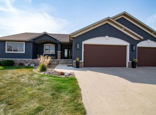 3102 Clairmont Rd, Bismarck, ND 58503