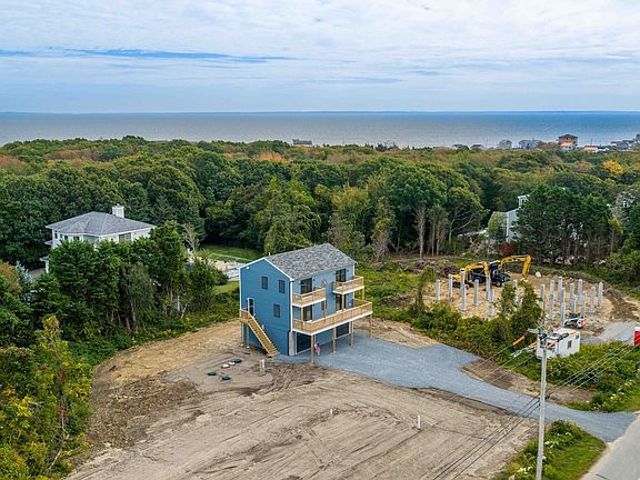 3rd image of 831 Sconticut Neck Rd