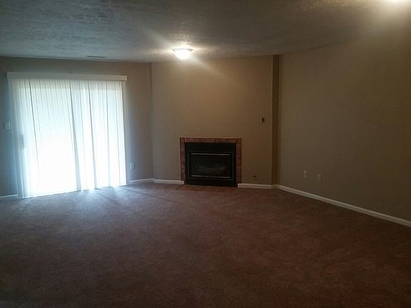 4th image of 1926 Canterbury Ct APT 102