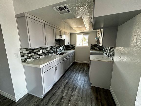 3rd image of 4405 N Sierra Way APT B