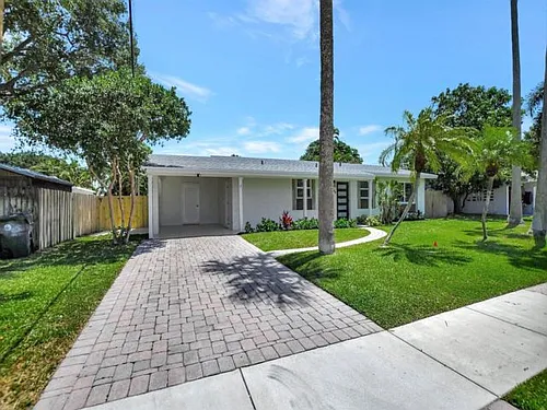 832 SW 10th Ave Photo 1
