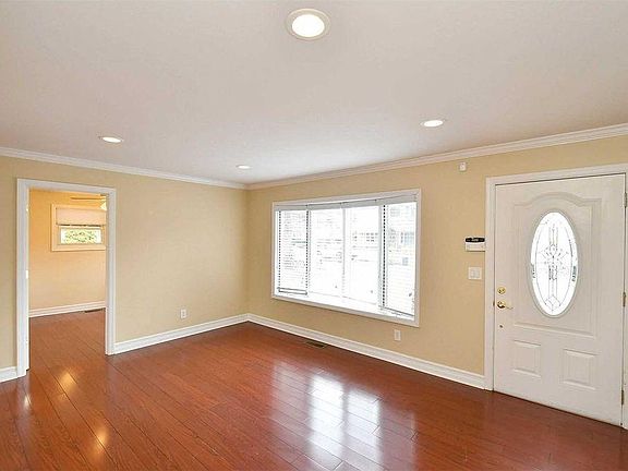 3rd image of 71 Barteau Ave