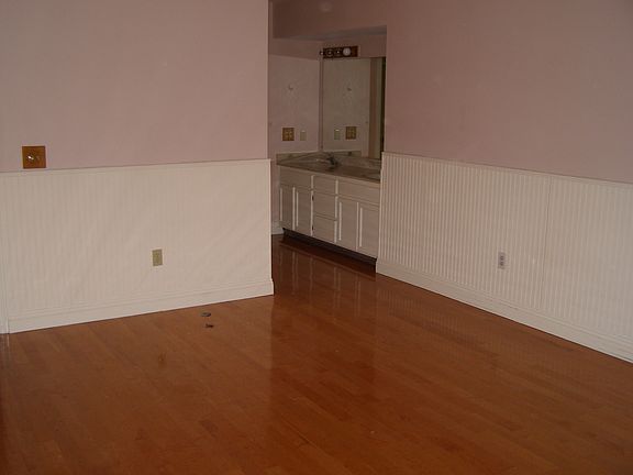 3rd image of 7811 Wildflower Ct