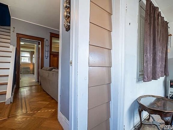 3rd image of 913 Dean Ave