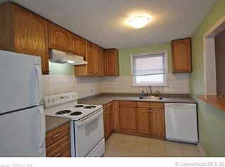 21 Braeburn Ln, Middletown, CT 06457