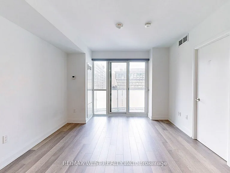 77 Mutual St #708 — Photo 6