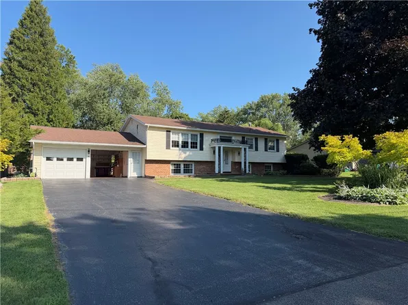 92 Hollybrook Rd, Brockport, NY 14420