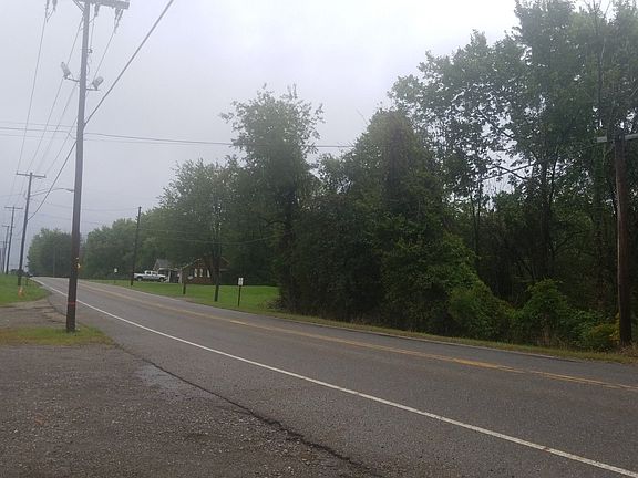 Exterior Neighborhood (street photo)