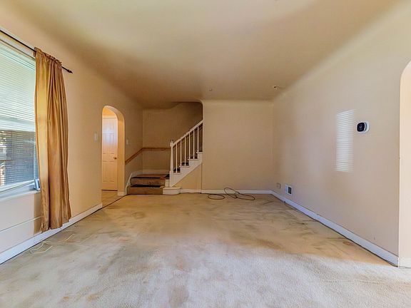3rd image of 10211 S Eberhart Ave