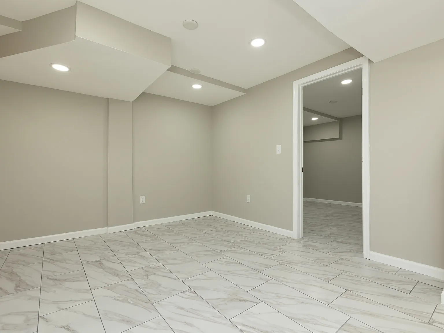 4 bed, 875 sqft, $2,900 — Photo 1