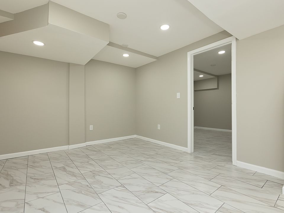 1st image of 4826 67th Ave