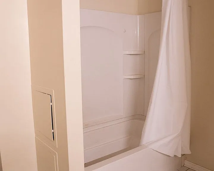 1669 Summit St #1675 — Photo 30