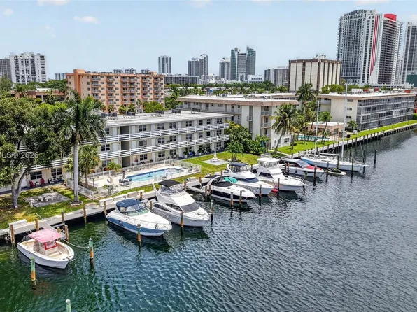2100 Diana Dr APT 310, Hallandale, FL 33009