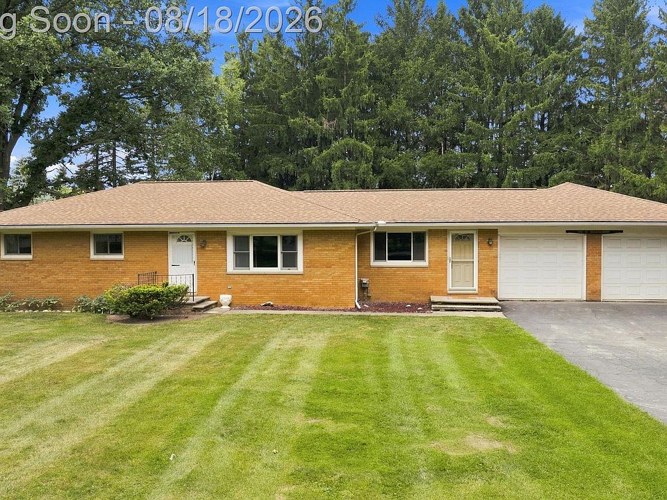 1st image of 25 E Oakwood Rd