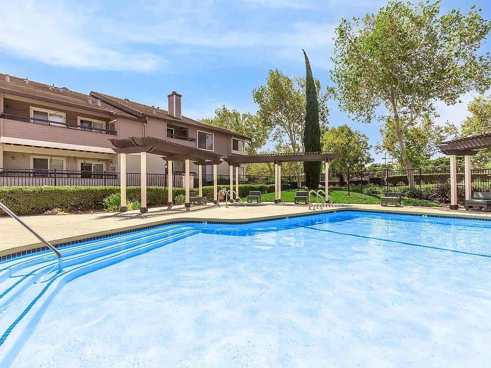 Peppertree Apartments