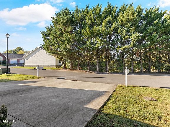 3rd image of 4978 Grigsby Gate Way