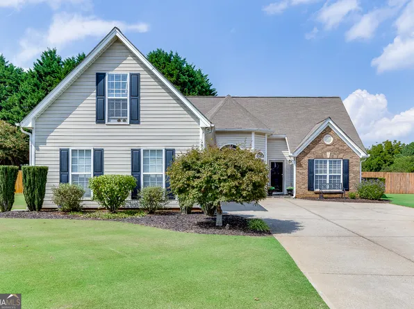 5610 Chinook Ct, Flowery Branch, GA 30542