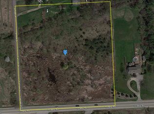 24300 Fairview Dr, South Lyon, MI 48178