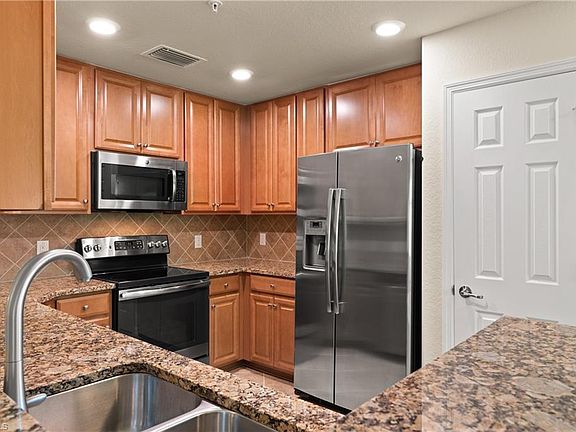 5th image of 9496 Casoria Ct #45101