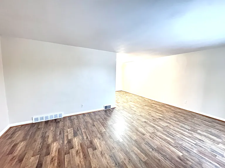 8560 Castor Ave — Photo 5