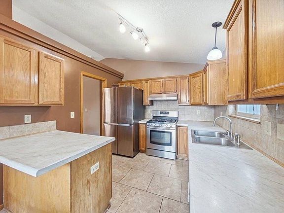 3rd image of 1319 E Spring Cir