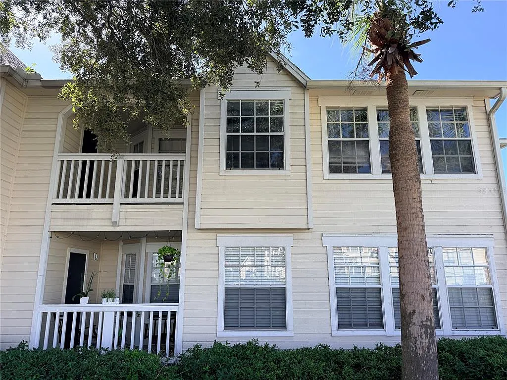 2 bed, 2.0 bath, 836 sqft, $1,490 — Photo 2