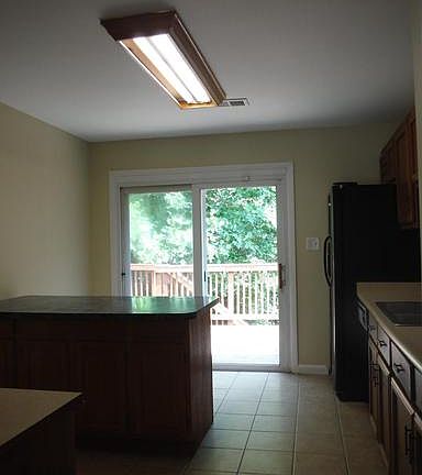 5th image of 4406 Evergreen Dr