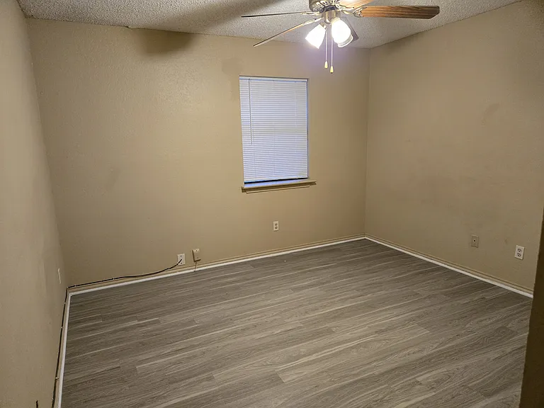 313 Bryant Ln — Photo 8