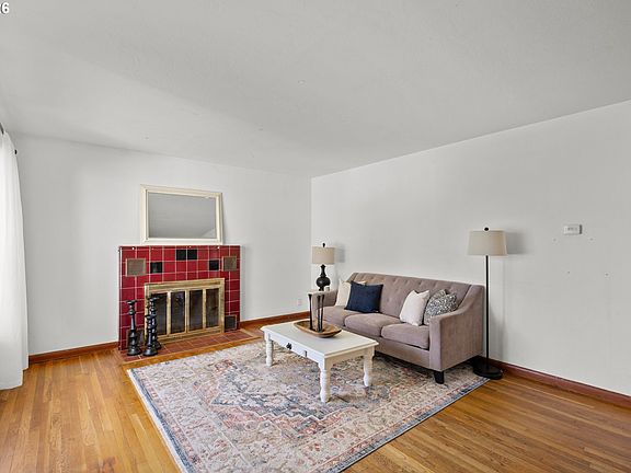 5th image of 799 W Tamarack Ave