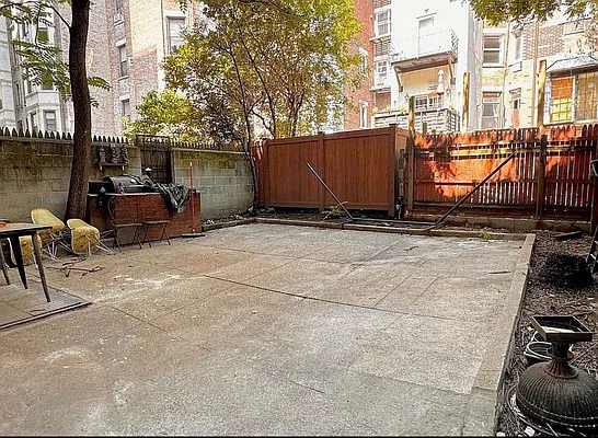 Rented by Compass | media 24