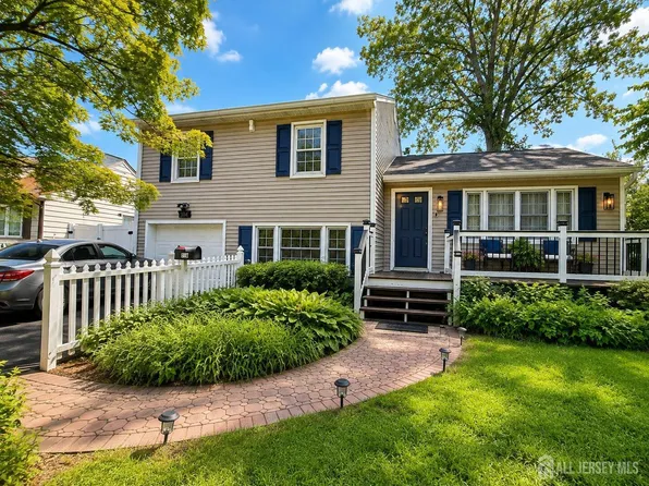 314 N Michigan Ave, Kenilworth, NJ 07033