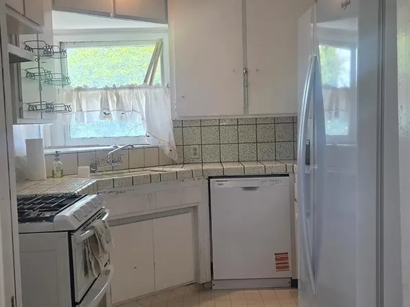 1744 Camino Sierra, Bakersfield, CA 93306