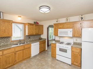 563 Aileen Ct, Vadnais Heights, MN 55127