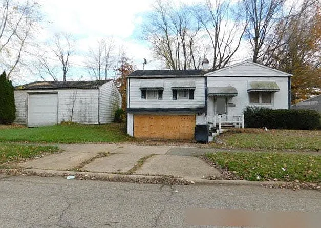 1635 Sweetbrier St SW photo 1