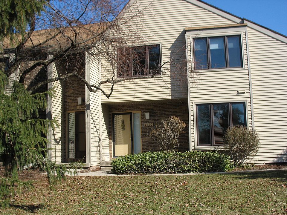 Large condo near MSU
