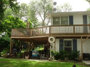 211 Sycamore Rd, Paris, IL 61944