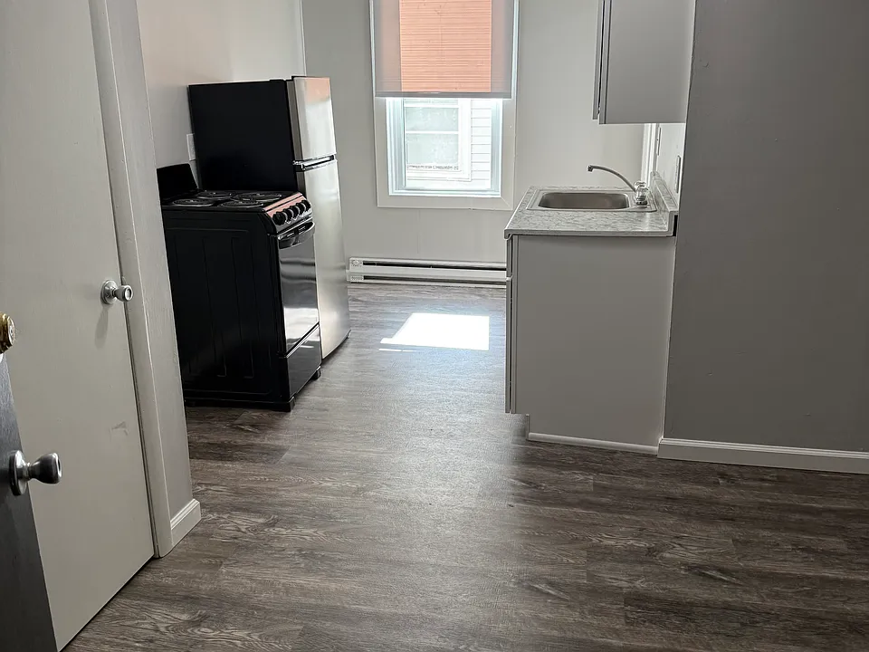 79 Broadway #2C