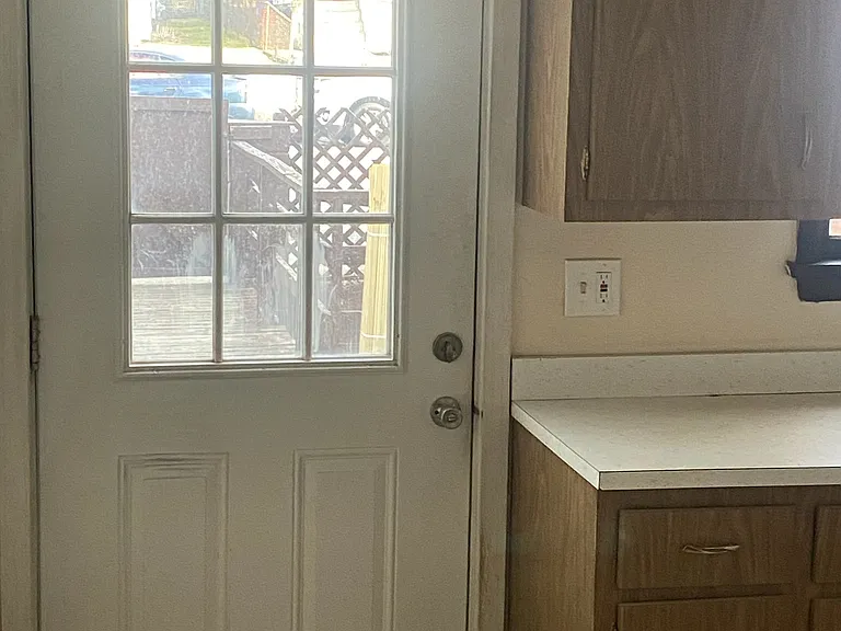 1002 Crown Ave #3 — Photo 8