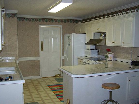 3rd image of 105 Ryan Blvd