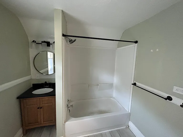 1004 Woodward Ave — Photo 20